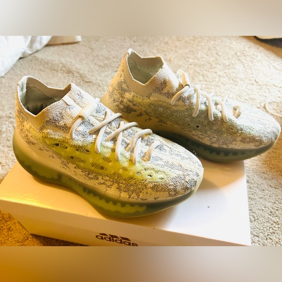 Yeezy Adidas Boost 380 - Picture 2 of 2